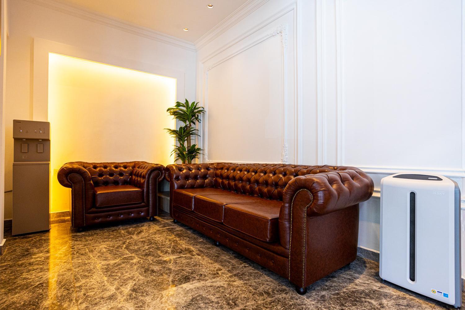 De Quinton Hotel *