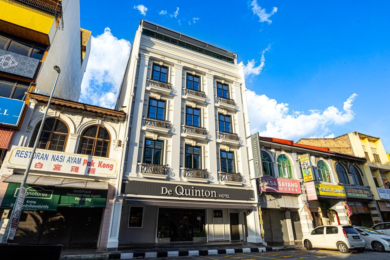 De Quinton Hotel *